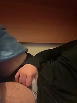 Snapshot of cazzo18cm3 chatting on 10/02/25, 12:28 cazzo18cm3 online show from 10/02/25, 12:28