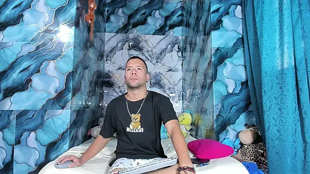 celesteyorucso1 online show from 10/16/25, 09:38