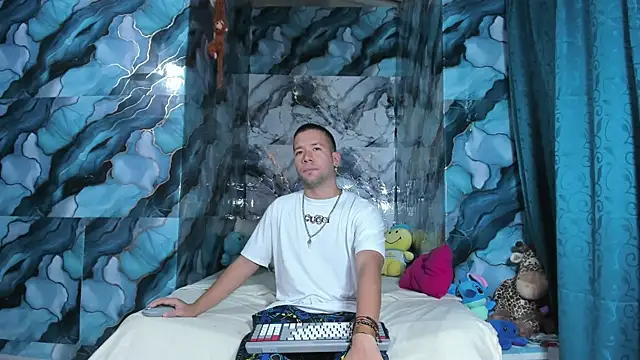 celesteyorucso1 online show from 10/20/25, 10:43