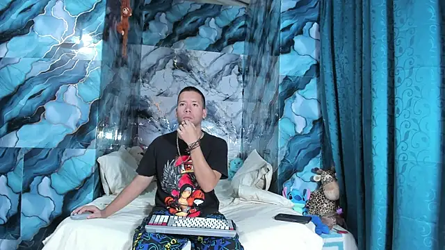 celesteyorucso1 online show from 10/21/25, 11:16