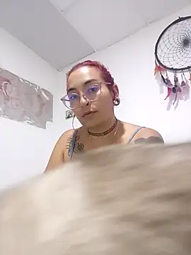 Snapshot of rojita-rojita chatting on 10/24/25, 11:01 rojita-rojita online show from 10/24/25, 11:01