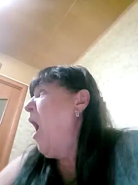 Apeesynka55211 online show from 10/27/25, 08:24