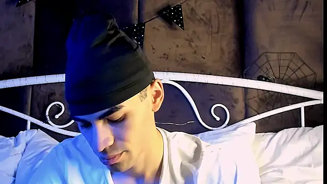 Snapshot of JaremyHarris chatting on 11/01/25, 08:11 JaremyHarris online show from 11/01/25, 08:11