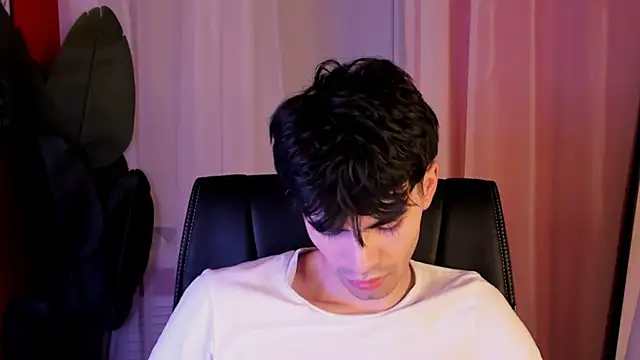 Snapshot of JaremyHarris chatting on 11/18/25, 04:17 JaremyHarris online show from 11/18/25, 04:17