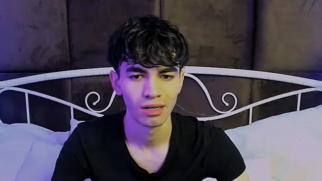 Snapshot of JaremyHarris chatting on 11/23/25, 09:14 JaremyHarris online show from 11/23/25, 09:14