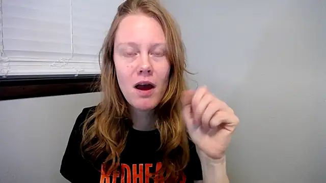 Snapshot of naughtyfox89 chatting on 01/07/26, 02:03 naughtyfox89 online show from 01/07/26, 02:03