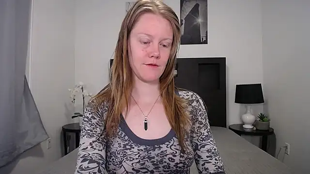 Snapshot of naughtyfox89 chatting on 02/14/26, 01:02 naughtyfox89 online show from 02/14/26, 01:02
