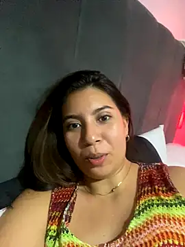 Snapshot of miss__caroline chatting on 10/23/25, 02:33 miss  caroline online show from 10/23/25, 02:33