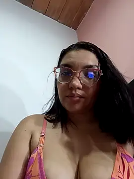 Snapshot of Naughty_anyeli chatting on 10/08/25, 10:24 Naughty anyeli online show from 10/08/25, 10:24