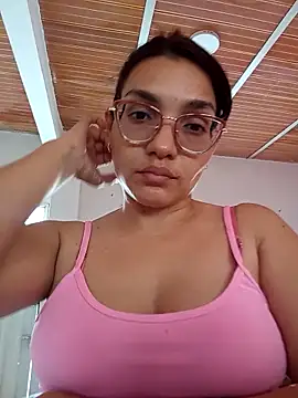 Snapshot of Naughty_anyeli chatting on 10/17/25, 08:00 Naughty anyeli online show from 10/17/25, 08:00