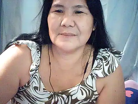 Snapshot of milagrose_rose chatting on 06/14/26, 11:18 milagrose rose online show from 06/14/26, 11:18