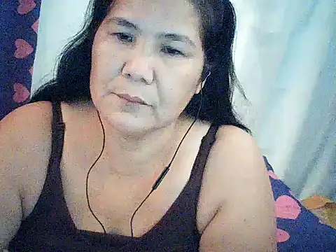Snapshot of milagrose_rose chatting on 06/15/26, 11:40 milagrose rose online show from 06/15/26, 11:40