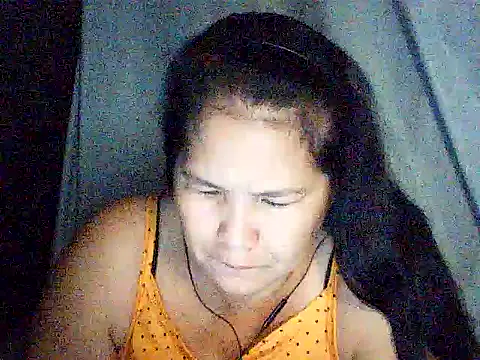Snapshot of milagrose_rose chatting on 06/17/26, 04:41 milagrose rose online show from 06/17/26, 04:41