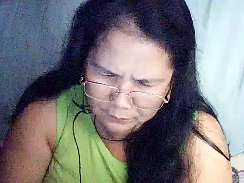 Snapshot of milagrose_rose chatting on 06/24/26, 10:42 milagrose rose online show from 06/24/26, 10:42