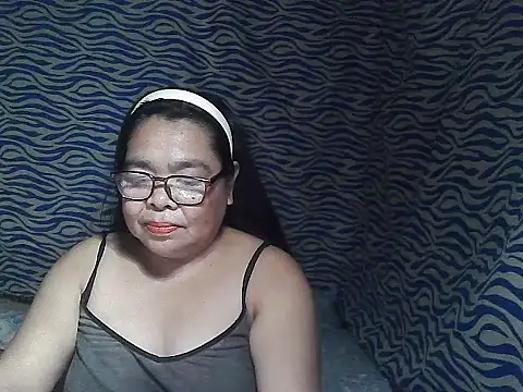 Snapshot of cris_tita chatting on 01/06/26, 01:37 cris tita online show from 01/06/26, 01:37