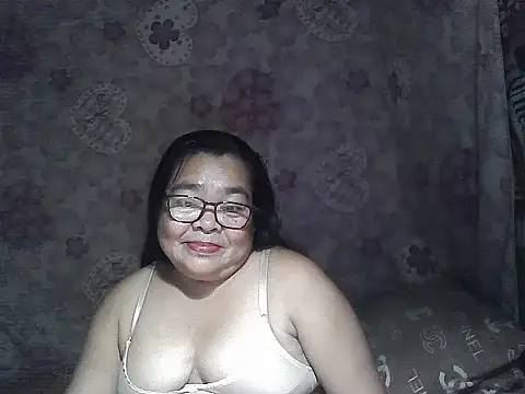 Snapshot of cris_tita chatting on 01/18/26, 01:37 cris tita online show from 01/18/26, 01:37