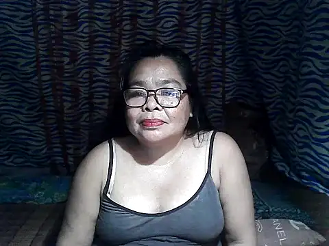 Snapshot of cris_tita chatting on 02/13/26, 04:25 cris tita online show from 02/13/26, 04:25