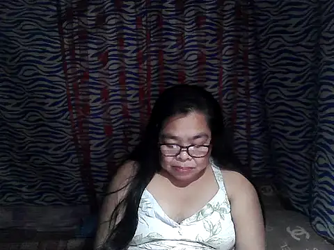Snapshot of cris_tita chatting on 02/16/26, 01:40 cris tita online show from 02/16/26, 01:40