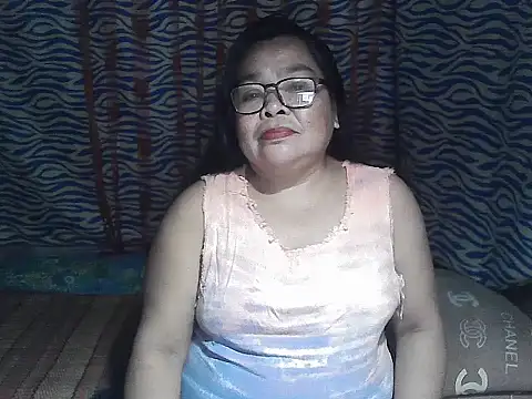 Snapshot of cris_tita chatting on 02/22/26, 04:27 cris tita online show from 02/22/26, 04:27