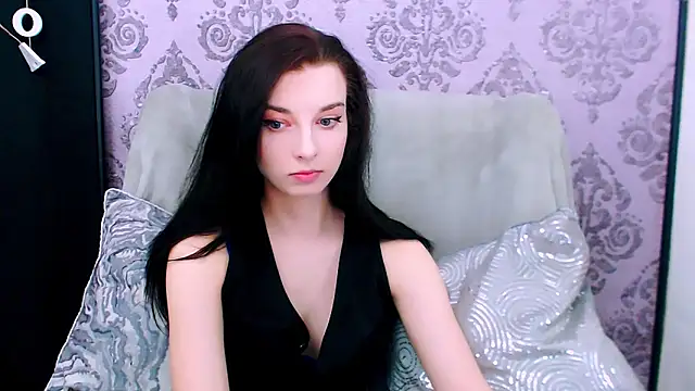DominantLuna online show from 05/26/26, 07:32
