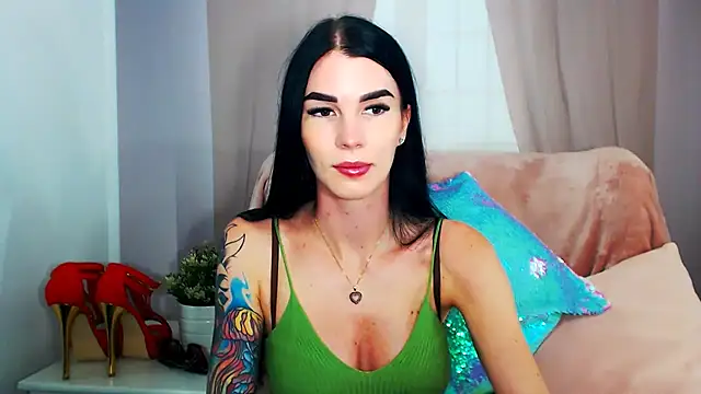 Snapshot of SofiiaBeauty chatting on 10/22/25, 02:39 SofiiaBeauty online show from 10/22/25, 02:39