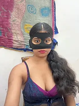 Snapshot of sexy-riya43 chatting on 10/27/25, 04:44 sexy-riya43 online show from 10/27/25, 04:44