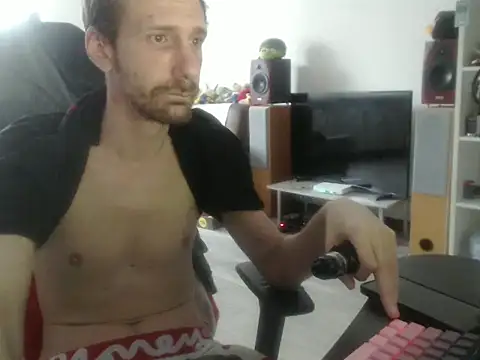 LoyalDoggie online show from 06/17/26, 02:07