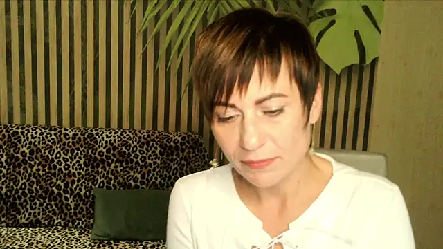 Ashley Brookss online show from 10/10/25, 03:22