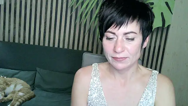 Ashley Brookss online show from 10/25/25, 07:52