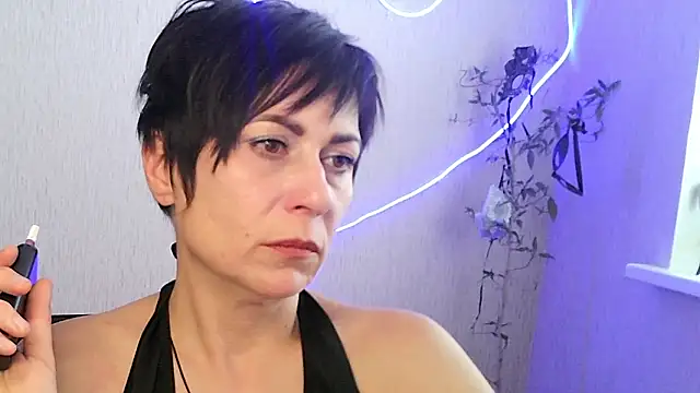 Snapshot of Ashley_Brookss chatting on 11/08/25, 10:04 Ashley Brookss online show from 11/08/25, 10:04