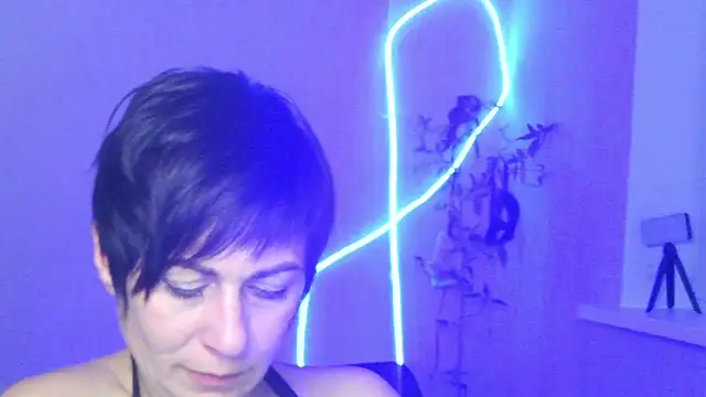 Snapshot of Ashley_Brookss chatting on 11/08/25, 10:08 Ashley Brookss online show from 11/08/25, 10:08