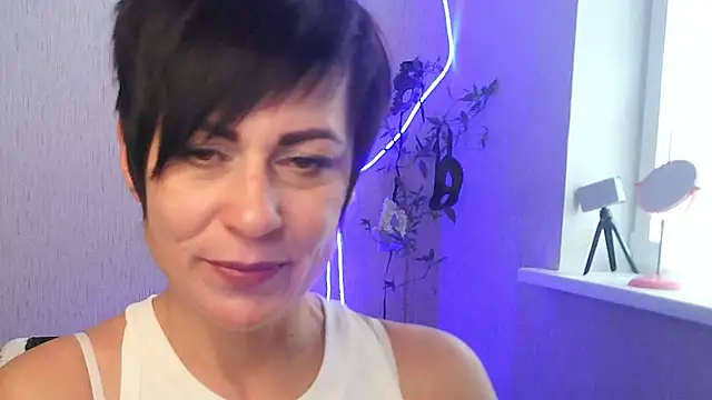 Snapshot of Ashley_Brookss chatting on 11/10/25, 10:58 Ashley Brookss online show from 11/10/25, 10:58