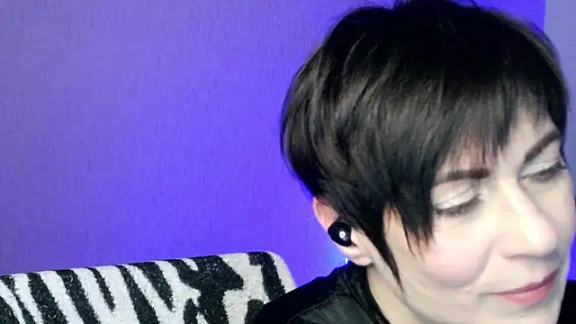 Snapshot of Ashley_Brookss chatting on 11/28/25, 04:53 Ashley Brookss online show from 11/28/25, 04:53