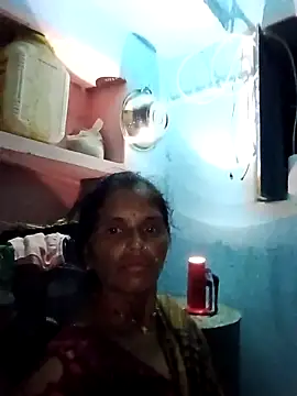 Snapshot of Mohni_cute chatting on 10/06/25, 03:31 Mohni cute online show from 10/06/25, 03:31