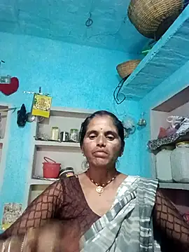 Snapshot of Mohni_cute chatting on 10/13/25, 11:32 Mohni cute online show from 10/13/25, 11:32