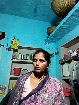 Snapshot of Mohni_cute chatting on 10/15/25, 12:33 Mohni cute online show from 10/15/25, 12:33