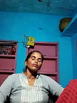 Snapshot of Mohni_cute chatting on 10/15/25, 12:38 Mohni cute online show from 10/15/25, 12:38