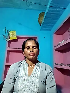 Snapshot of Mohni_cute chatting on 10/16/25, 12:44 Mohni cute online show from 10/16/25, 12:44