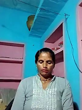 Snapshot of Mohni_cute chatting on 10/19/25, 12:33 Mohni cute online show from 10/19/25, 12:33