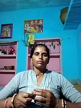 Snapshot of Mohni_cute chatting on 10/24/25, 12:12 Mohni cute online show from 10/24/25, 12:12