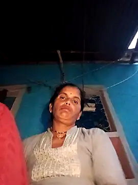 Snapshot of Mohni_cute chatting on 10/27/25, 12:47 Mohni cute online show from 10/27/25, 12:47