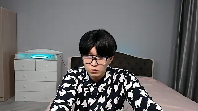 KaiChicken online show from 12/02/25, 08:04