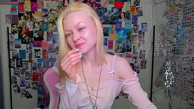 Snapshot of Callista_a chatting on 11/04/25, 11:09 Callista a online show from 11/04/25, 11:09