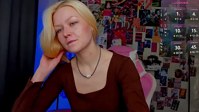 Snapshot of Callista_a chatting on 11/11/25, 11:32 Callista a online show from 11/11/25, 11:32