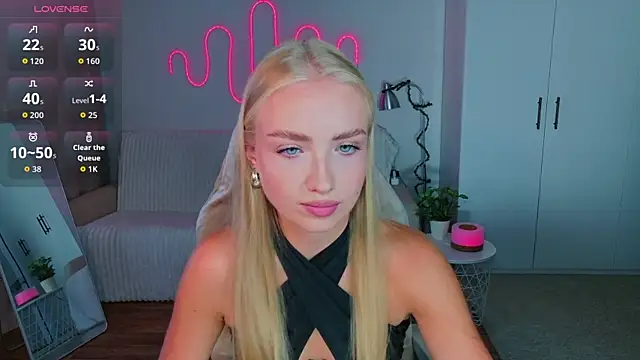 TessaGrays online show from 07/10/26, 12:41