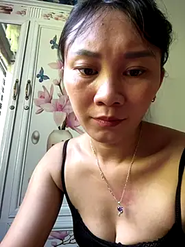 Ami-mi00 online show from 10/09/25, 06:11