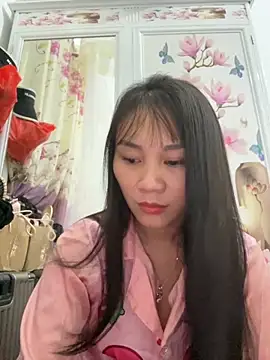 Ami-mi00 online show from 10/19/25, 04:18