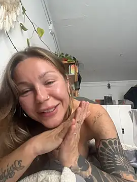 MiraLuna online show from 11/06/25, 12:06