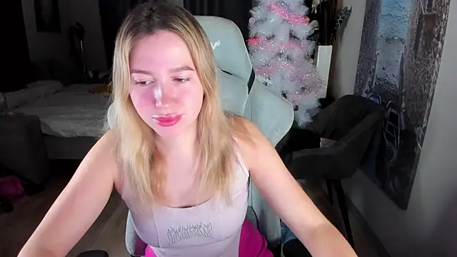 Snapshot of stefany_and_bettany chatting on 01/12/26, 04:18 stefany and bettany online show from 01/12/26, 04:18