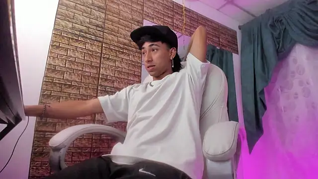 Austin Booy online show from 10/13/25, 08:20